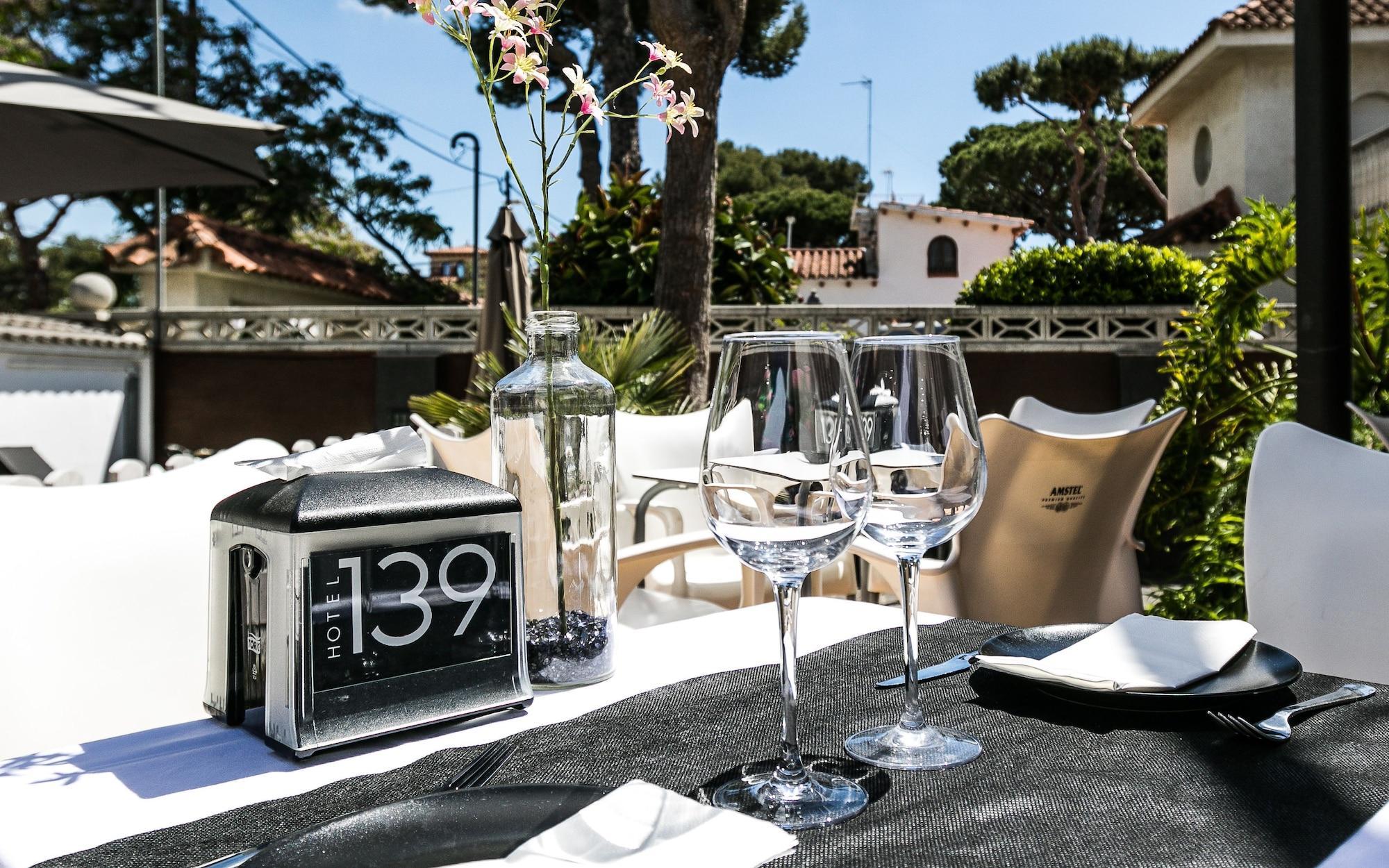Hotel 139 Castelldefels Exterior photo