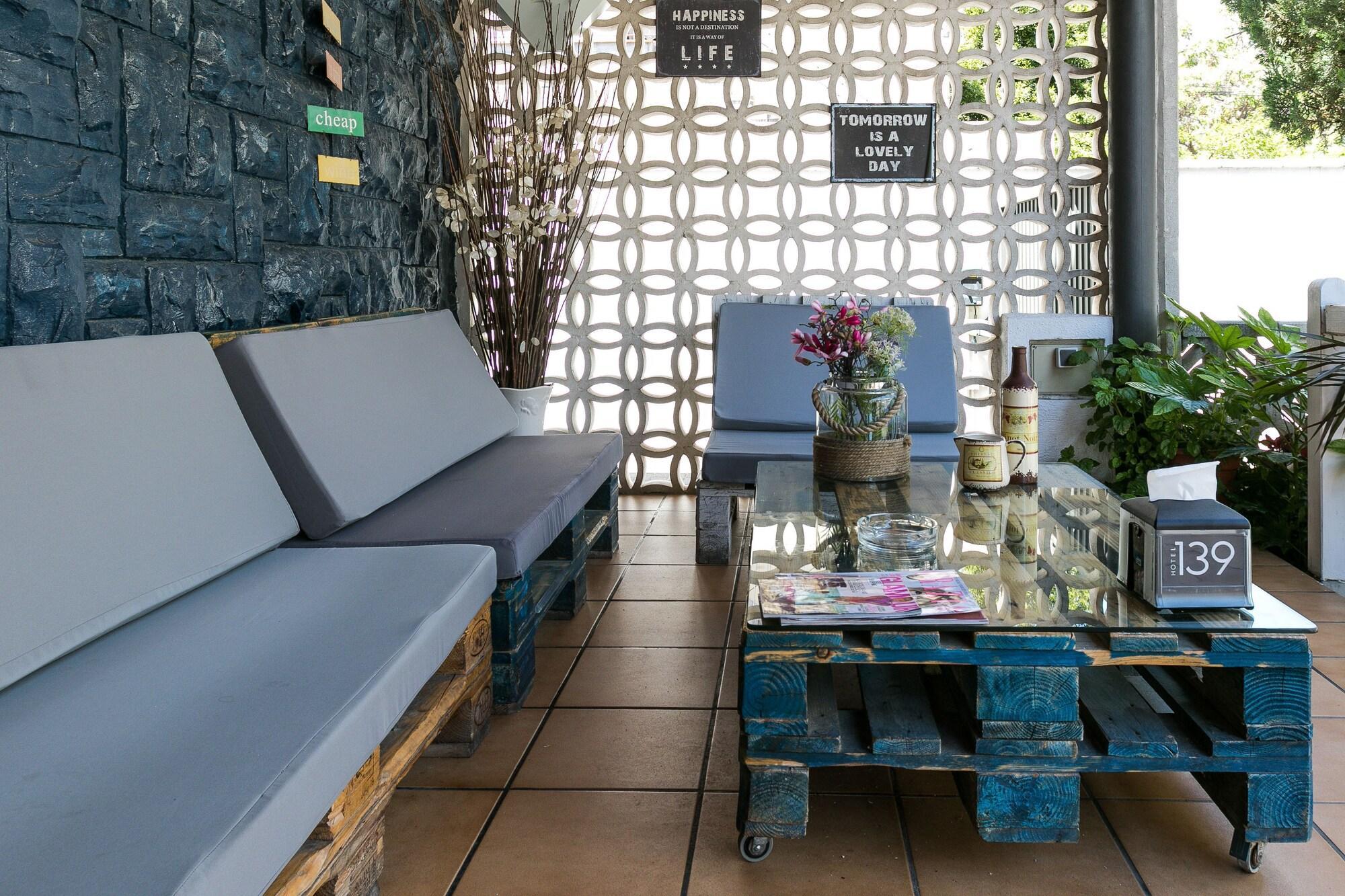 Hotel 139 Castelldefels Exterior photo